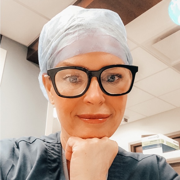 Meet your Posher, Veronica - Picture 4 of 16